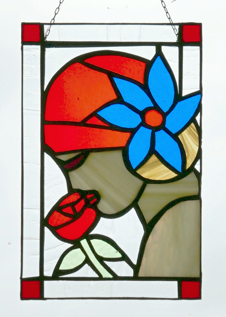 vitráž Žena s růží, 165x250 mm, 2400 Kč